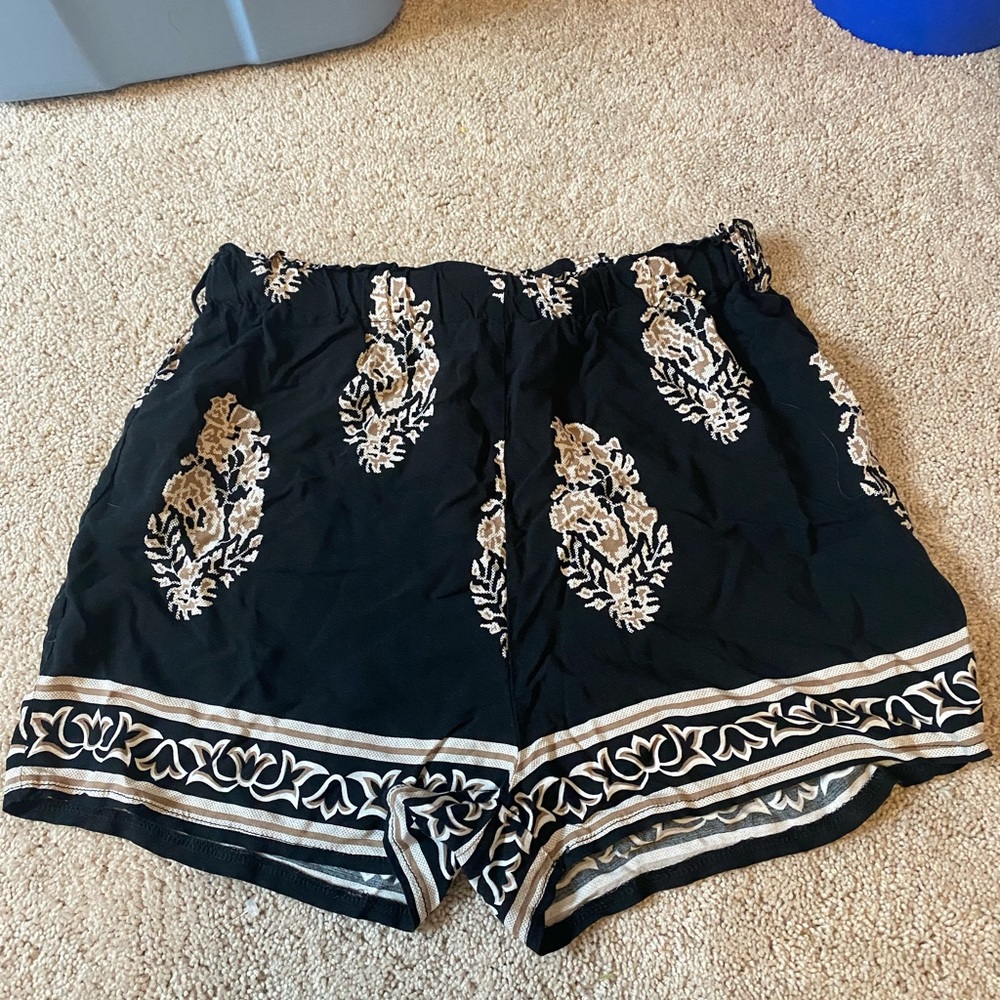 Flowy print shorts